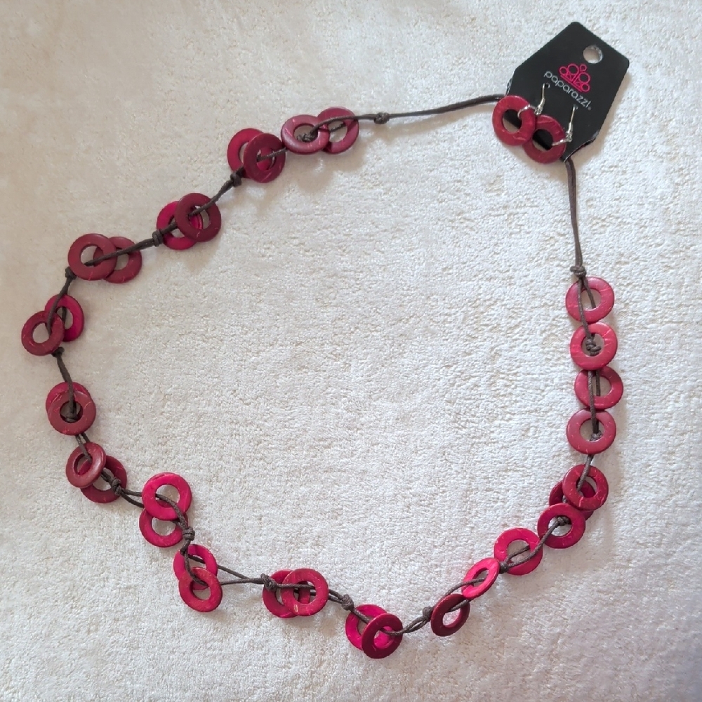 Paparazzi Waikiki Winds Wooden Cranberry Disc Necklace And Earrings Set New - Picture 4 of 7